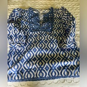 Darling size S vineyard vines top